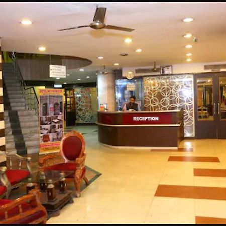 Hotel Ng Paradise Jagādhri Esterno foto