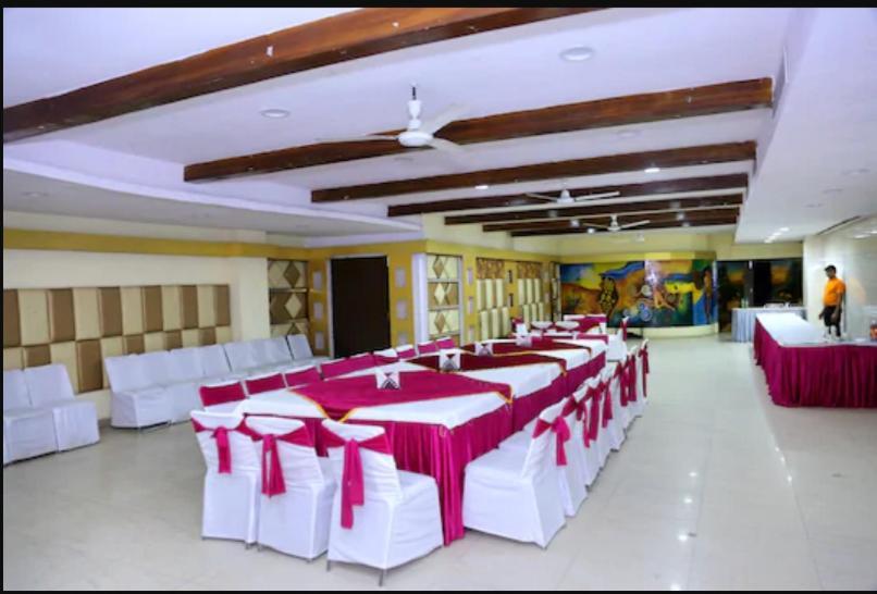 Hotel Ng Paradise Jagādhri Esterno foto